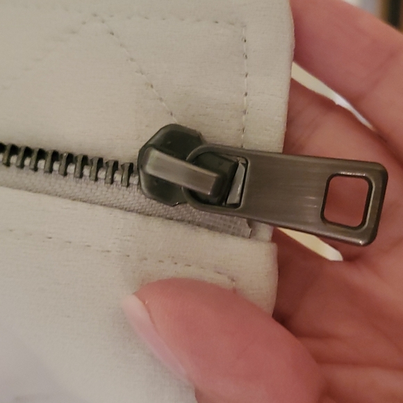 Banana Republic Bomber Jacket - Picture 6 of 7